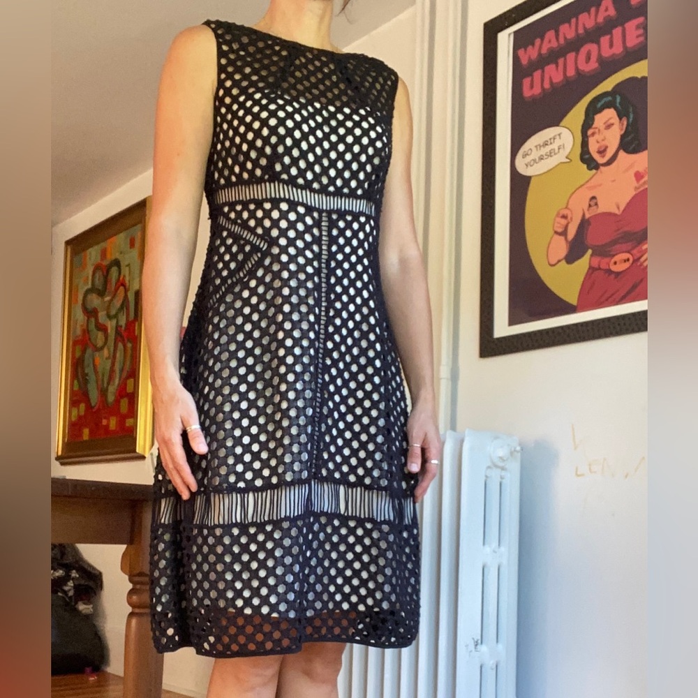 Lela Rose black beige silk lined sheath knee length dress 8 raiload lace